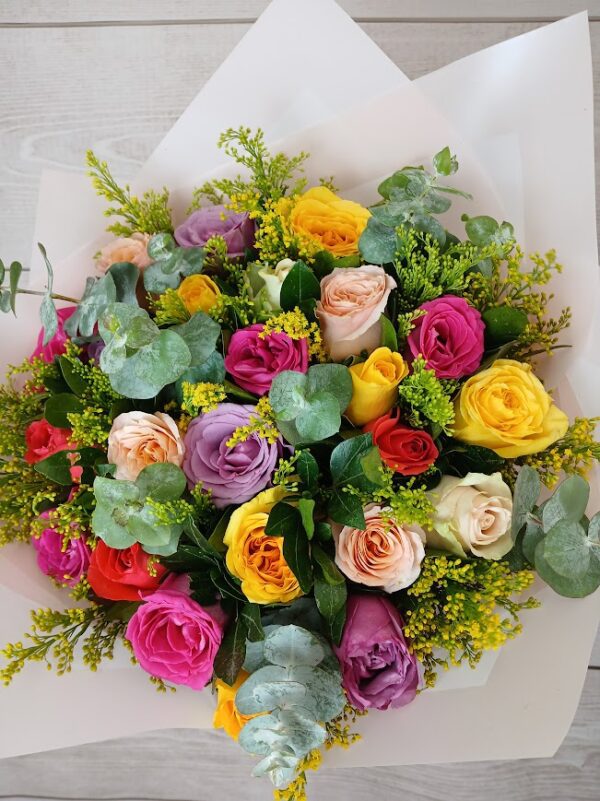 Bouquet con 24 rosas de colores