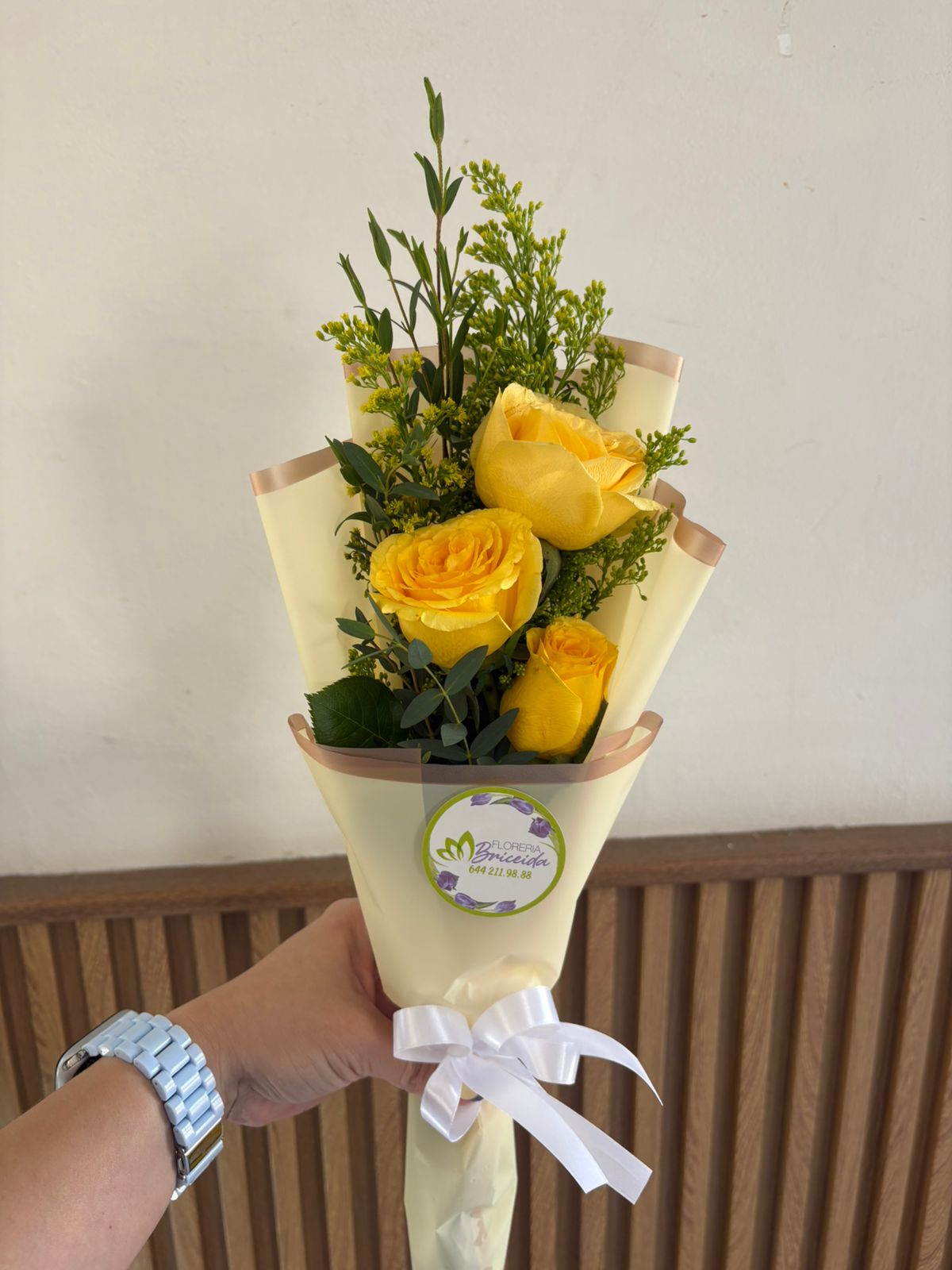 Product image for Ramo de 3 Rosas amarillas