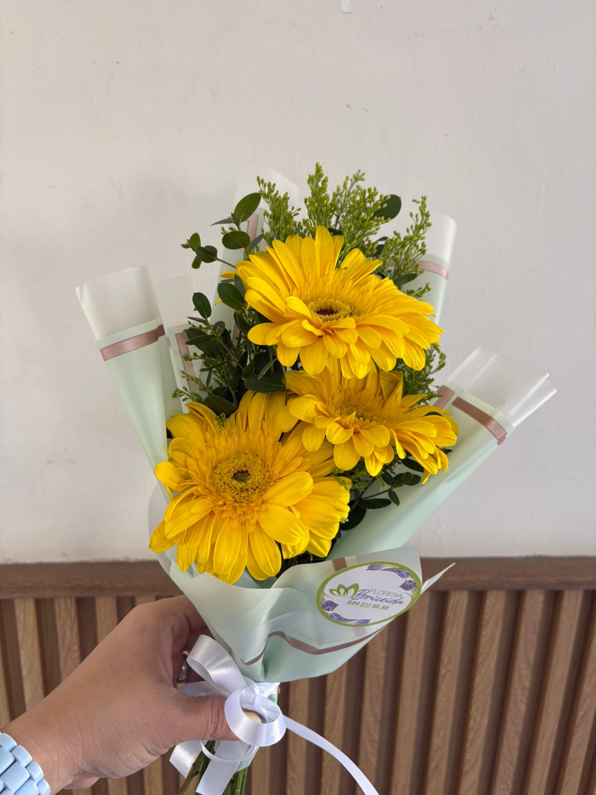 Product image for Ramo de 3 Gerberas amarillas