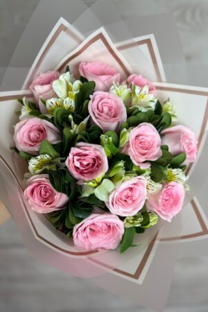 Bouquet rosa con astromedia