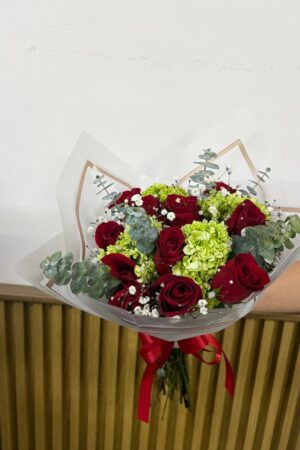 Ramo Rosas y hortensias